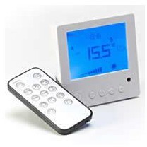 Termostat cu telecomanda pentru controlul la distanta al panourilor electrice