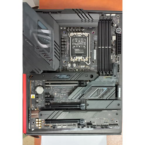 Placa de baza Resigilat ROG Strix Z790-F Gaming WiFi
