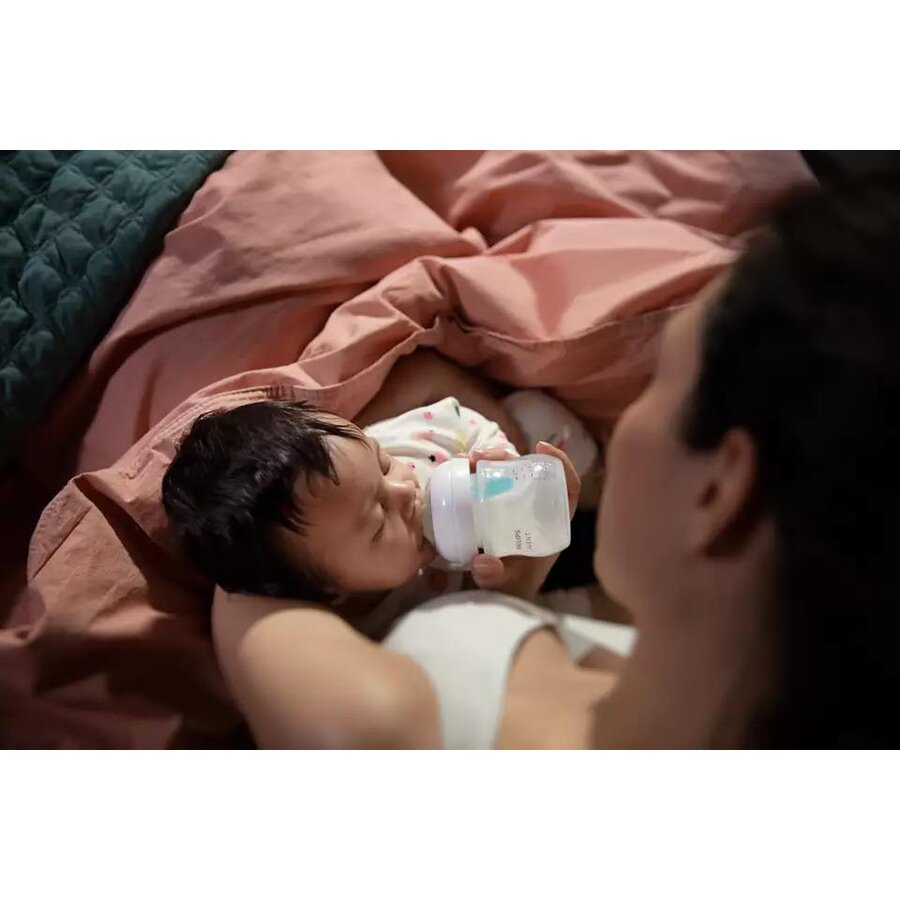 Set 4 Biberoane Bebelusi Natural Response SCD657/11 0-6 luni Transparent